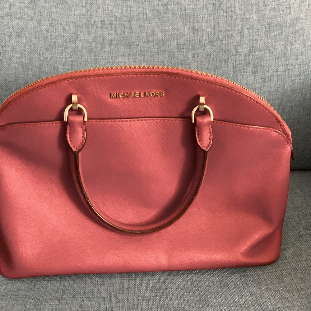 Burgundy Michale Kors bag in excellent condition